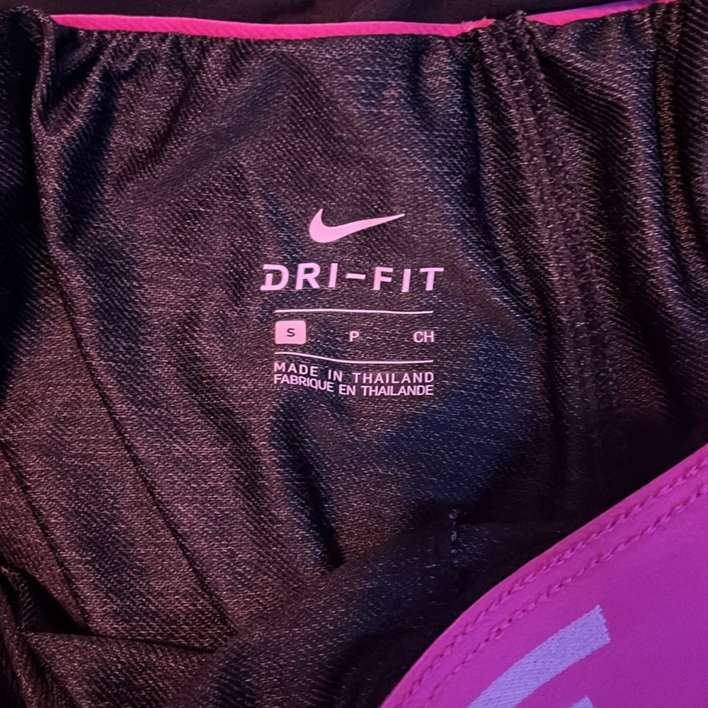 Nike athletic shorts - Picture 3 of 4